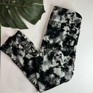 No Boundaries Monochrome Tie-Dye Leggings